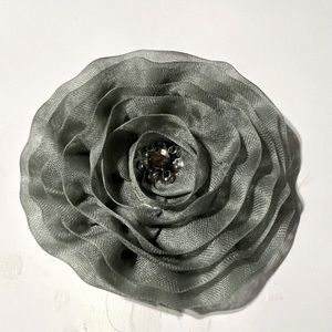 Stella & Dot Sasha Flower Brooch